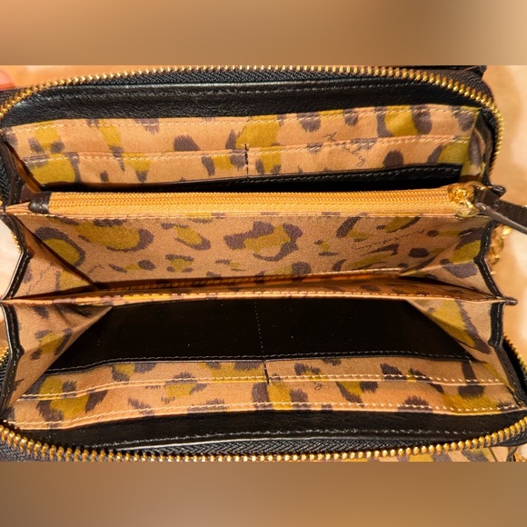 🖤 Aimee Kestenberg Delancey Leather Gold Chain Wallet Crossbody Bag in Black EUC - Picture 14 of 16